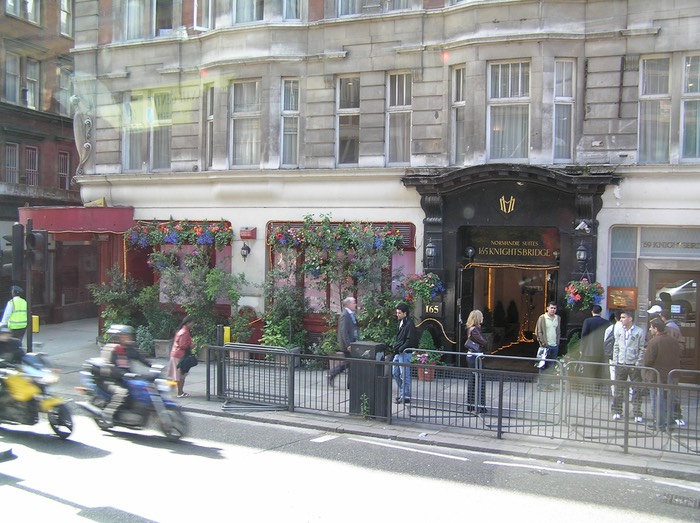 14Knightsbridge Suites