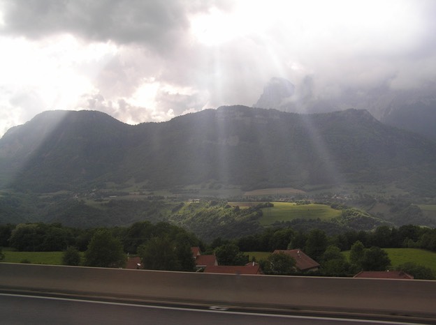 14.SunRaysThruTheAlps