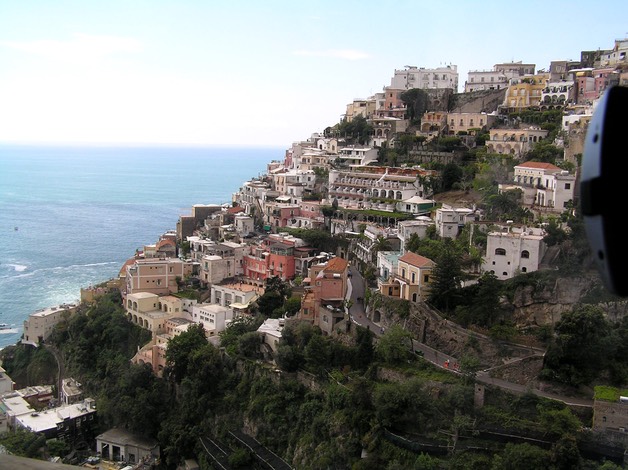 155TownAlongAmalfiDrive