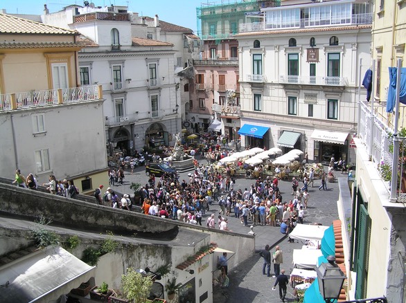 164Piazza Flavio Gioia