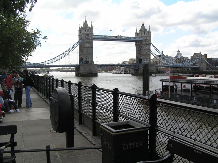 18bLondon Tower Bridge