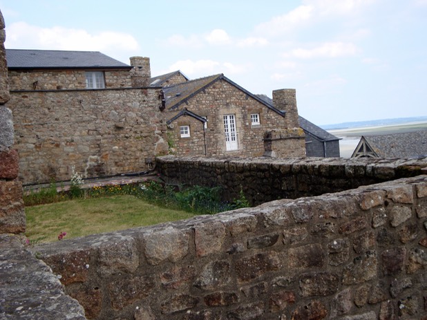 47Near Top Of St Michel