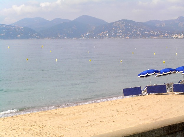 4.CannesBeach
