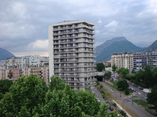 82GrenobleBldgs