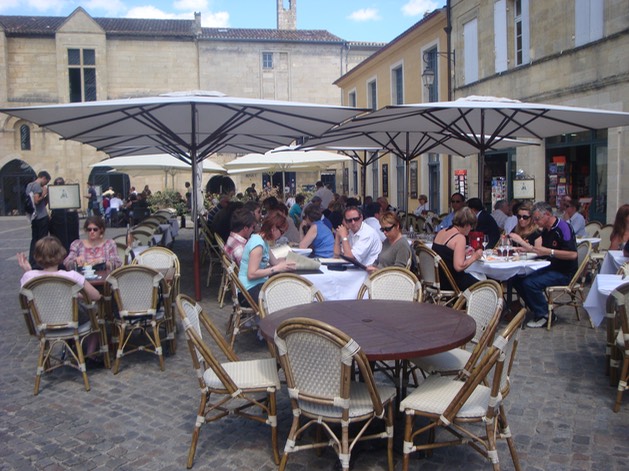 8Bistro De Cloche