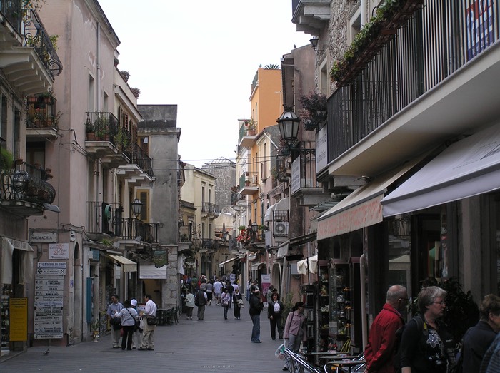 99TaorminaMainStreet