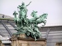 P9.GreenFiguresOnGrandPalais